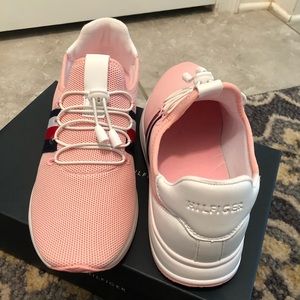 Tommy Hilfiger women sneakers pink new in box 9.5